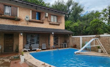 VENTA CASA 4 AMBIENTES MERLO