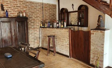 VENTA CASA 4 AMBIENTES MERLO