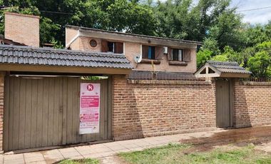 VENTA CASA 4 AMBIENTES MERLO