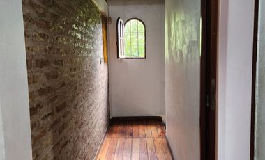 VENTA CASA 4 AMBIENTES MERLO