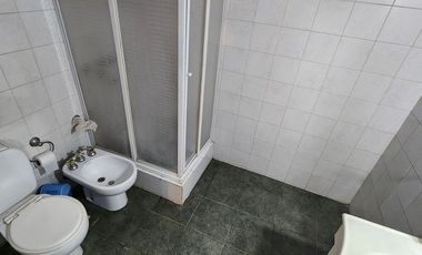 VENTA CASA 4 AMBIENTES MERLO