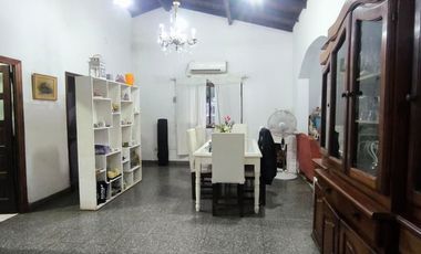 VENTA CASA 5 AMB PILETA Y QUINCHO EN VILLA DE MAYO