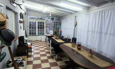 VENTA CASA 5 AMB PILETA Y QUINCHO EN VILLA DE MAYO
