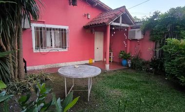 VENTA CASA 5 AMB PILETA Y QUINCHO EN VILLA DE MAYO