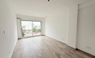 Alquiler mono ambiente Caseros Norte luminoso
