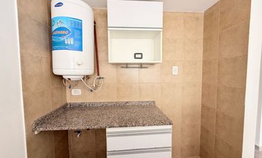 Alquiler mono ambiente Caseros Norte luminoso