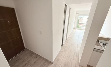 Alquiler mono ambiente Caseros Norte luminoso