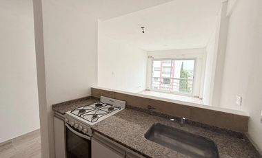 Alquiler mono ambiente Caseros Norte luminoso