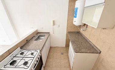 Alquiler mono ambiente Caseros Norte luminoso