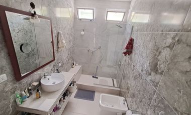 CASA RECICLADA - JARDIN, PILETA - APTO CREDITO