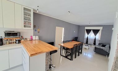 CASA RECICLADA - JARDIN, PILETA - APTO CREDITO