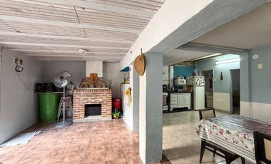 Casa en Venta en Villa Elisa 2 Dormitorios Patio