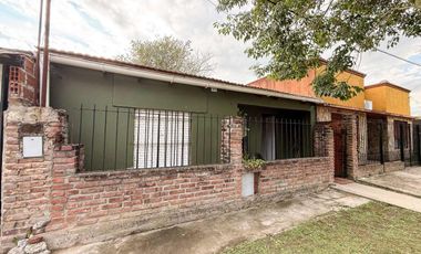 Casa en Venta en Villa Elisa 2 Dormitorios Patio