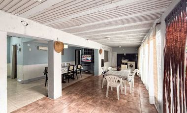 Casa en Venta en Villa Elisa 2 Dormitorios Patio