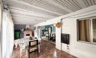 Casa en Venta en Villa Elisa 2 Dormitorios Patio