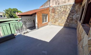 PH EN ALQUILER 4 AMBIENTES LANUS OESTE CENTRO.