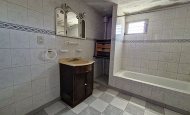 PH EN ALQUILER 4 AMBIENTES LANUS OESTE CENTRO.