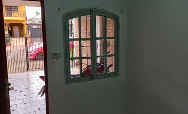 Alquiler de monoambiente zona facultad.