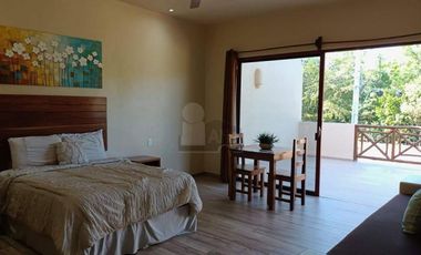 Casa con alberca y 5 habitaciones estilo hotel boutique en venta en Tulum, Amueblada