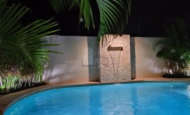 Casa con alberca y 5 habitaciones estilo hotel boutique en venta en Tulum, Amueblada