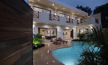 Casa con alberca y 5 habitaciones estilo hotel boutique en venta en Tulum, Amueblada