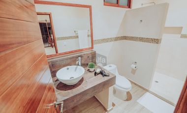 Casa con alberca y 5 habitaciones estilo hotel boutique en venta en Tulum, Amueblada