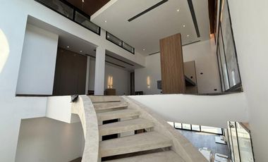 Casa en alquiler al rio, en barrio náutico El Yacht, Nordelta, Tigre