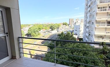 Departamento   2 amb con balcon corrido y cochera cubierta  . muy luminoso