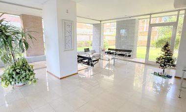 Departamento   2 amb con balcon corrido y cochera cubierta  . muy luminoso