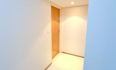 Departamento   2 amb con balcon corrido y cochera cubierta  . muy luminoso