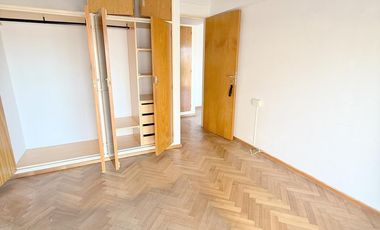 Departamento   2 amb con balcon corrido y cochera cubierta  . muy luminoso