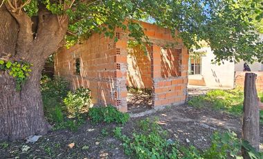 Casa en  ESQUINA SE VENDE