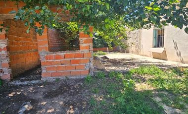 Casa en  ESQUINA SE VENDE