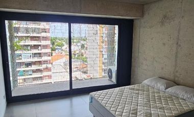 Hermoso monoambiente con mobiliario en Domus Parque