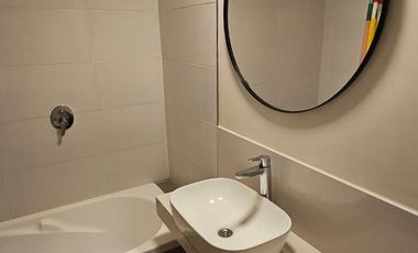 Hermoso monoambiente con mobiliario en Domus Parque