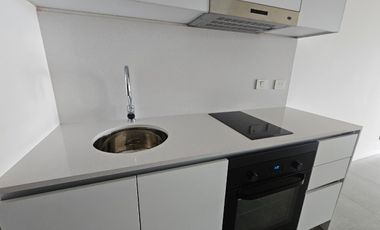 Hermoso monoambiente con mobiliario en Domus Parque