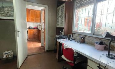 Casa en  venta de 4 ambientes con dos locales - Villa Dominico