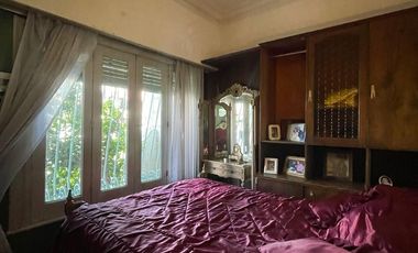 Casa en  venta de 4 ambientes con dos locales - Villa Dominico