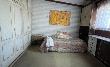 Casa en  venta de 4 ambientes con dos locales - Villa Dominico