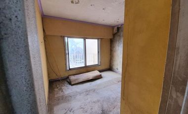 departamento a reciclar en primer piso con gran terraza 300 m2 totales