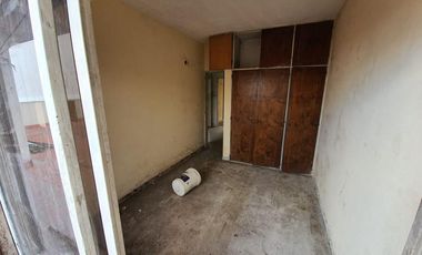 departamento a reciclar en primer piso con gran terraza 300 m2 totales