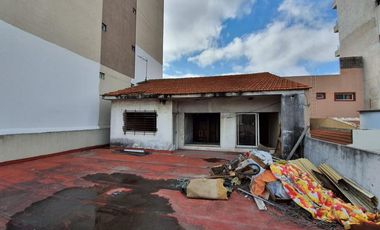 departamento a reciclar en primer piso con gran terraza 300 m2 totales