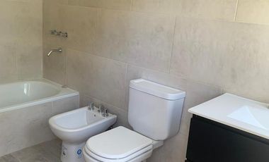 Casa en venta con renta - Barrio Santa Juana, Canning