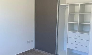 Casa en venta con renta - Barrio Santa Juana, Canning