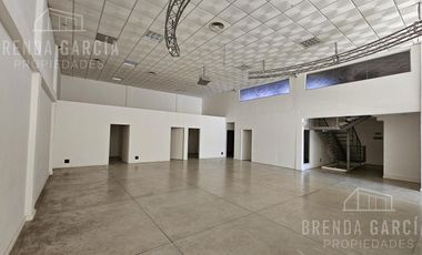 Local Salón De Eventos u Oficinas Céntrico