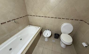 Departamento en  venta de 3 ambientes con balcon al frente - Villa Dominico