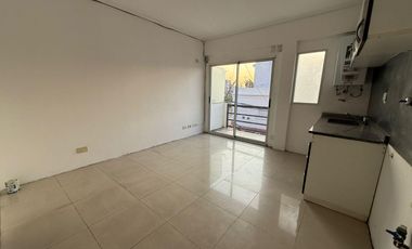 Departamento en  venta de 3 ambientes con balcon al frente - Villa Dominico