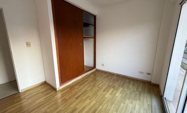 Departamento en  venta de 3 ambientes con balcon al frente - Villa Dominico