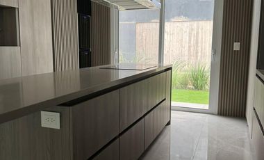 Casa en  venta 6 ambientes, vista laguna- Barrio Nuevo Quilmes