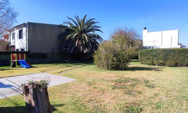 CASA SOBRE AMPLIO LOTE